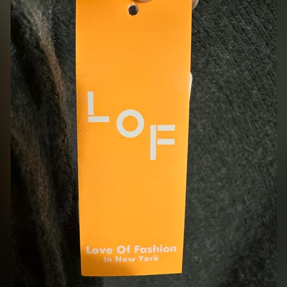 Love of Fashion Women’s Grey Poncho with Fringe, NWT - Picture 4 of 4